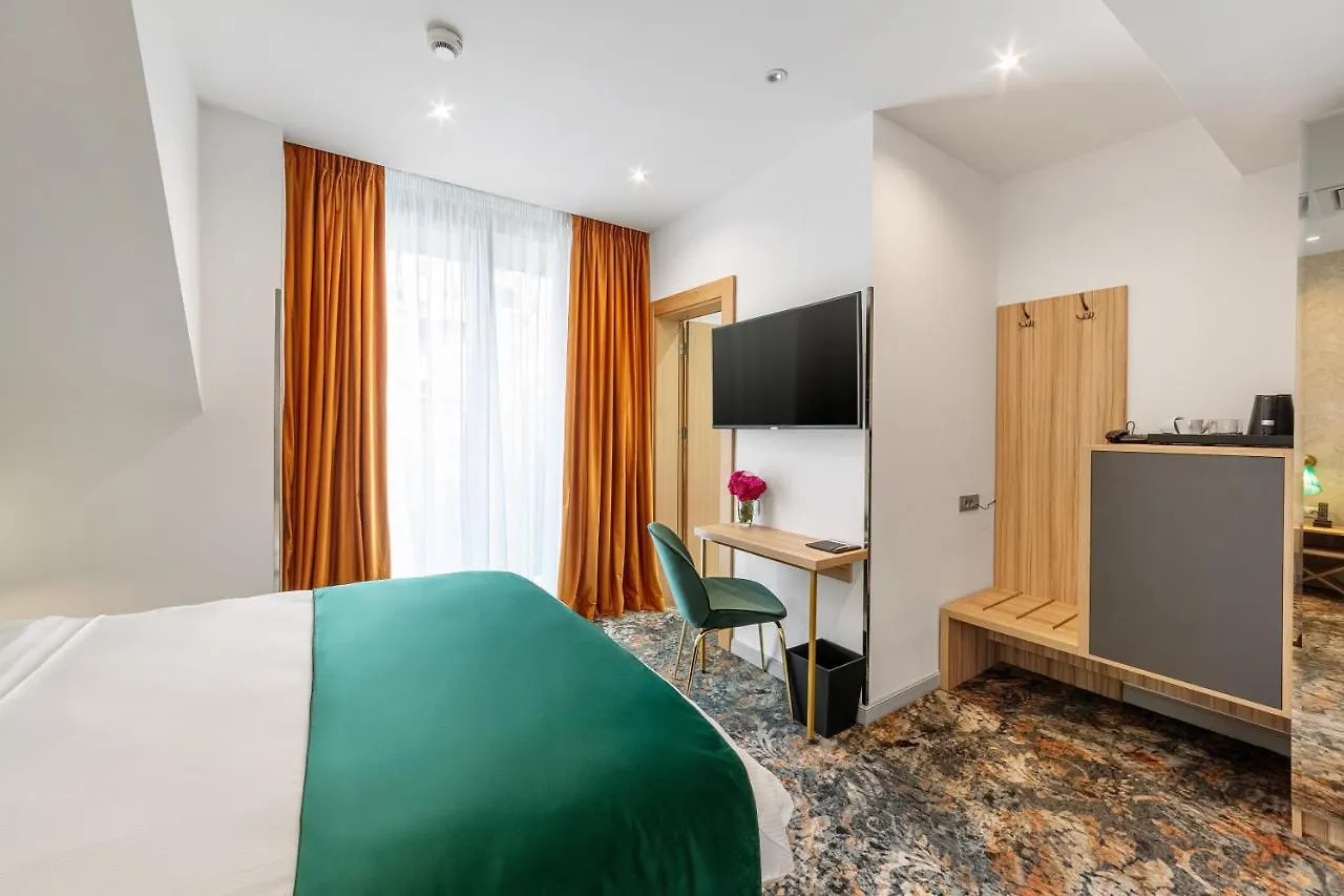 Tomis Garden Aparthotel Bucuresti 3*, Bucareste