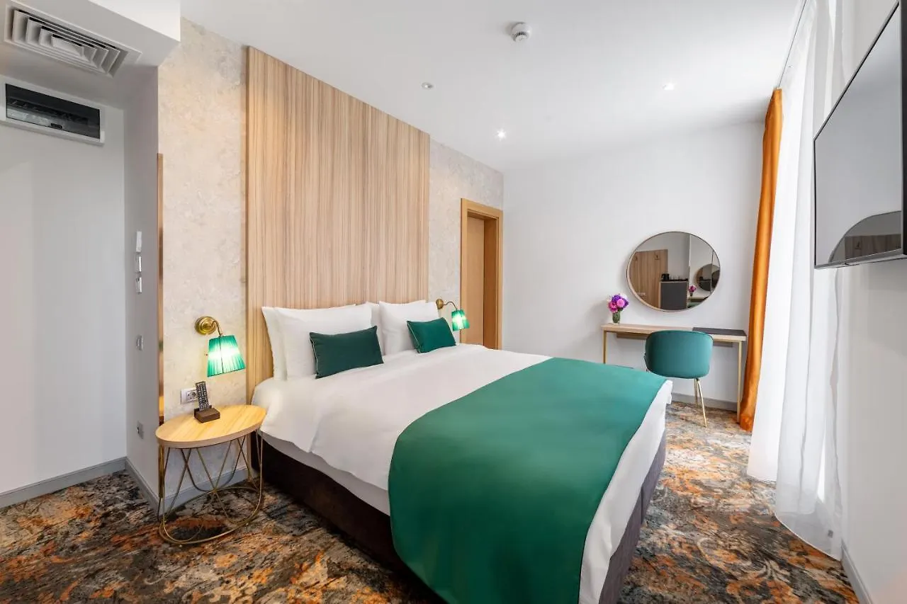 Tomis Garden Aparthotel Bucuresti 3*, Bucareste